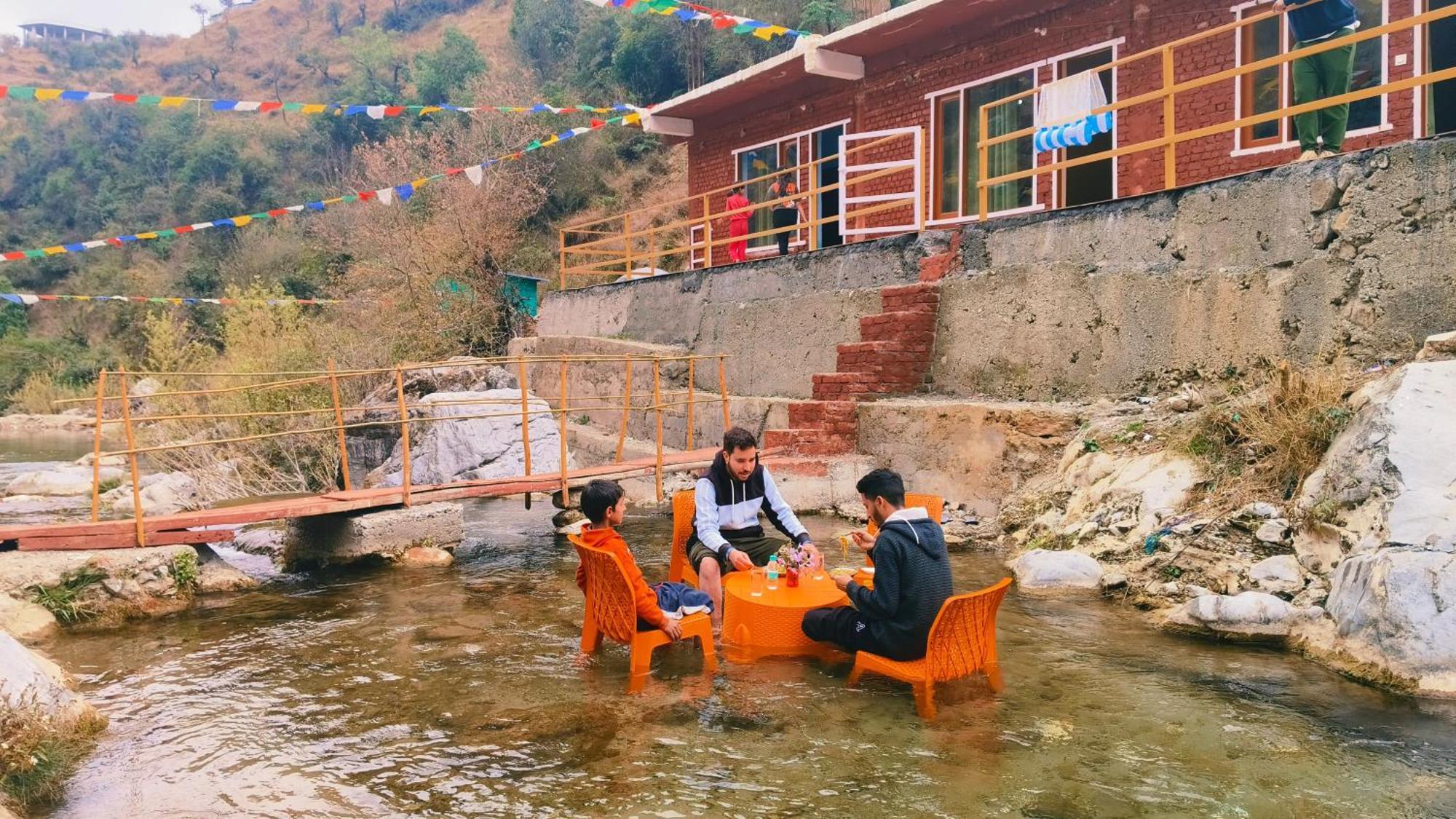 Rivulet Resort & Camping Mussoorie Eksteriør billede